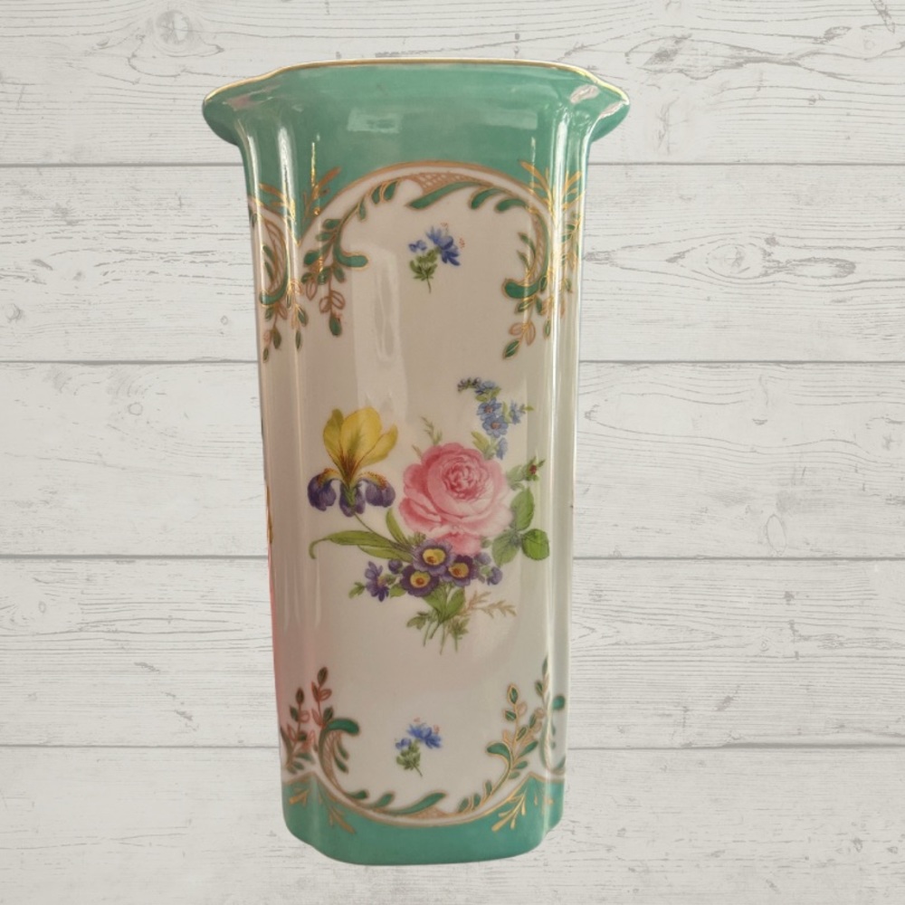 Vintage Paris Royal Vase 8.75”